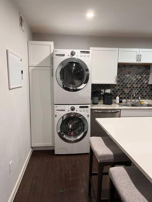 דאלאס Healing Haven King Bed Suite מראה חיצוני תמונה