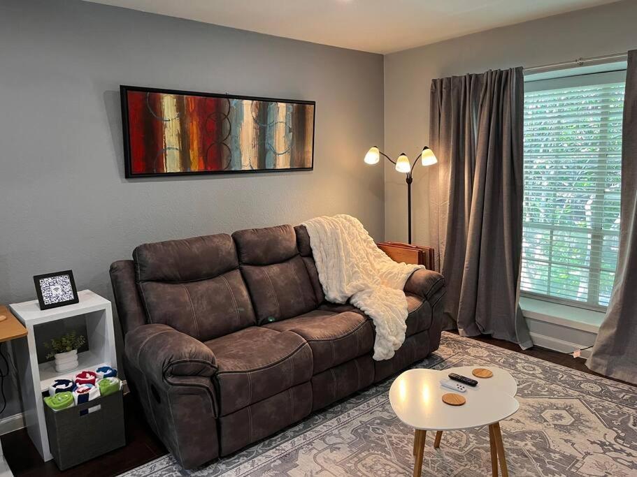 דאלאס Healing Haven King Bed Suite מראה חיצוני תמונה